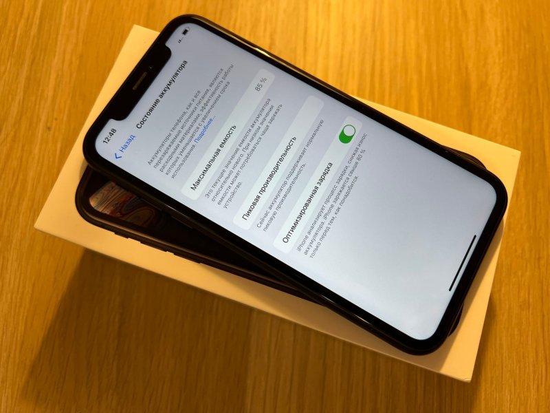 Продам IPhone XR 64гб